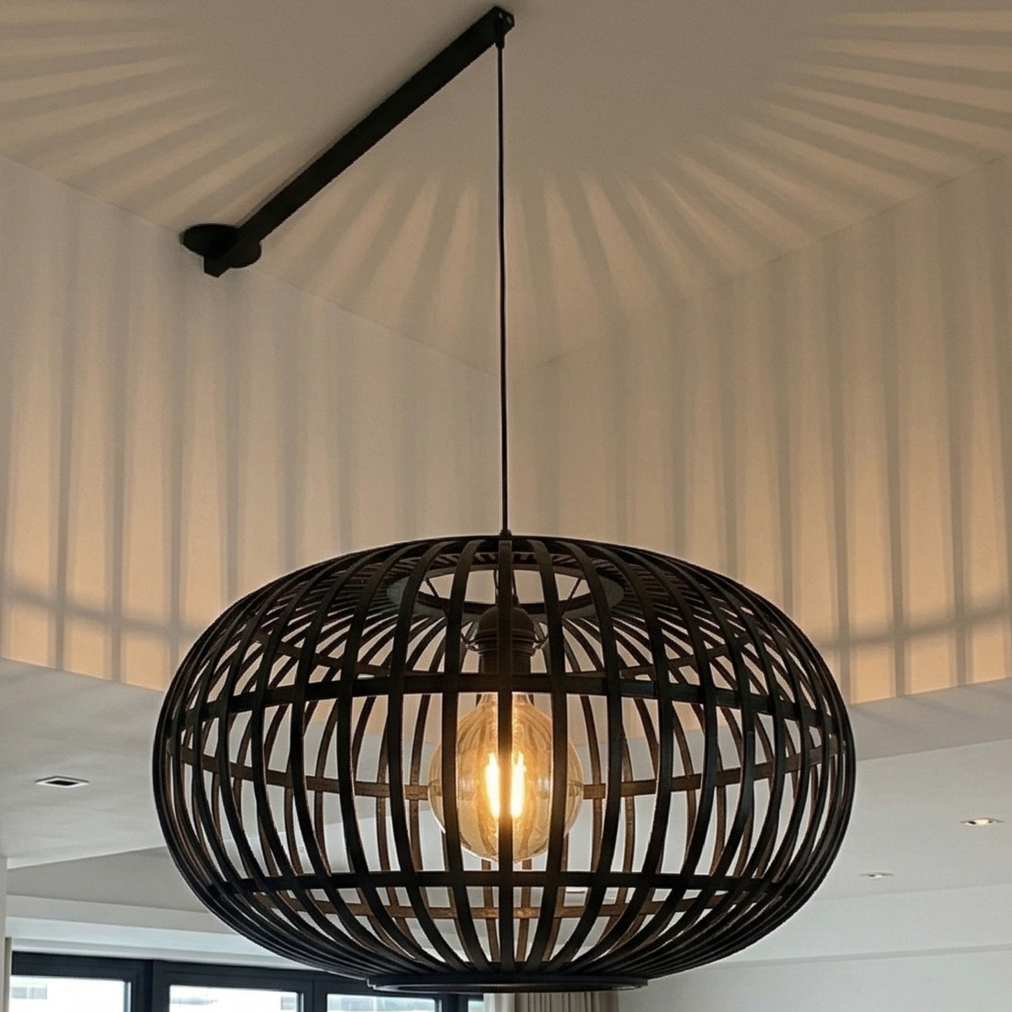 Black Open-Frame Pendant Light – Modern Hanging Ceiling Lamp