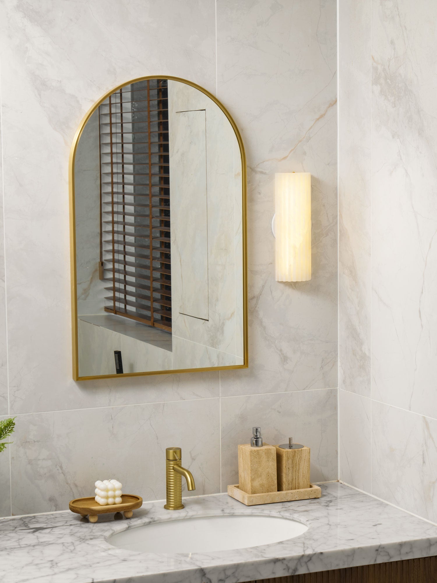 Alabaster Wall Sconce Light Fixture – Modern LED Wall Light
