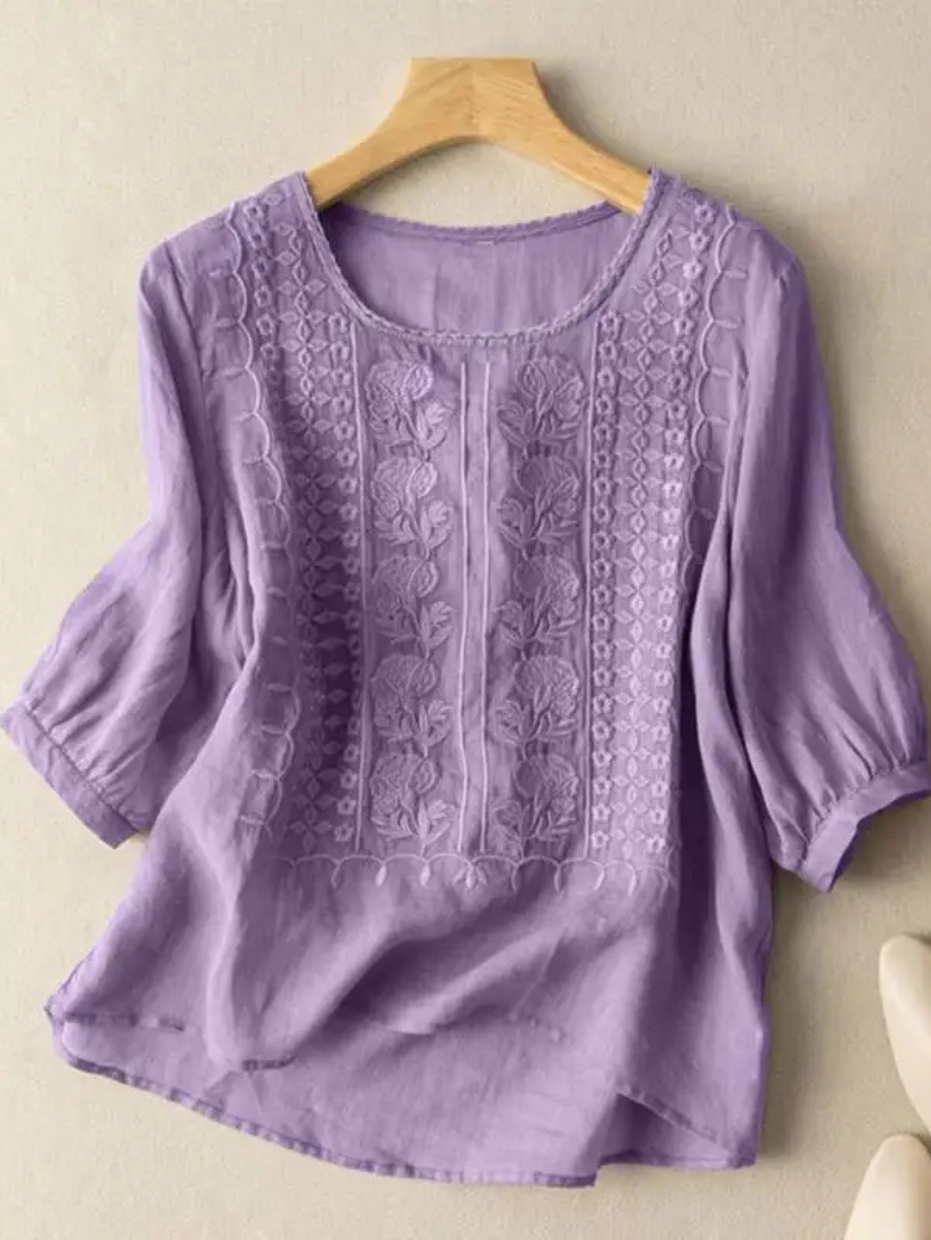 Collared Blouse – Elegant Warm-Weather Look