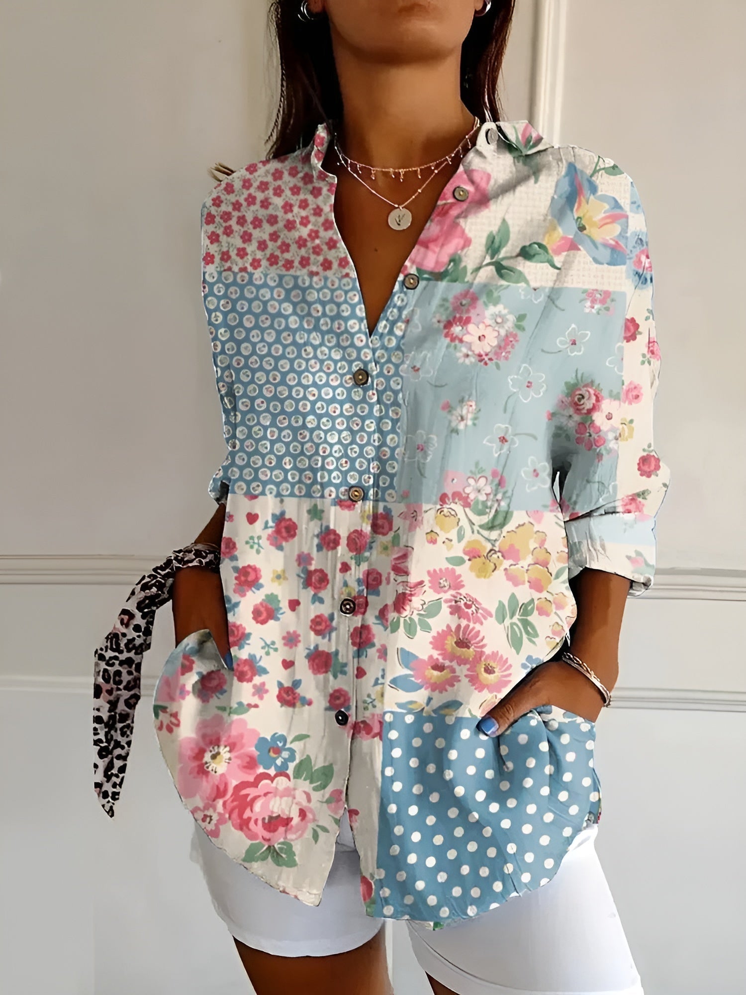 Floral V-Neckline Blouse – Relaxed Daytime Look