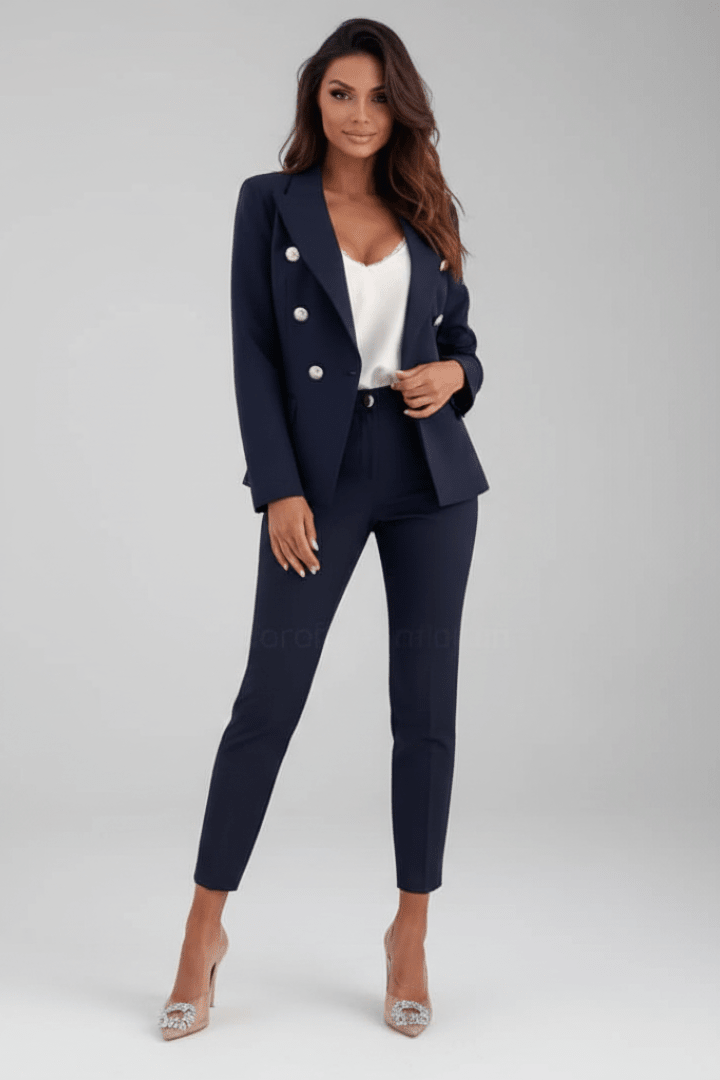 Jacket – Elegant Warm-Weather Look