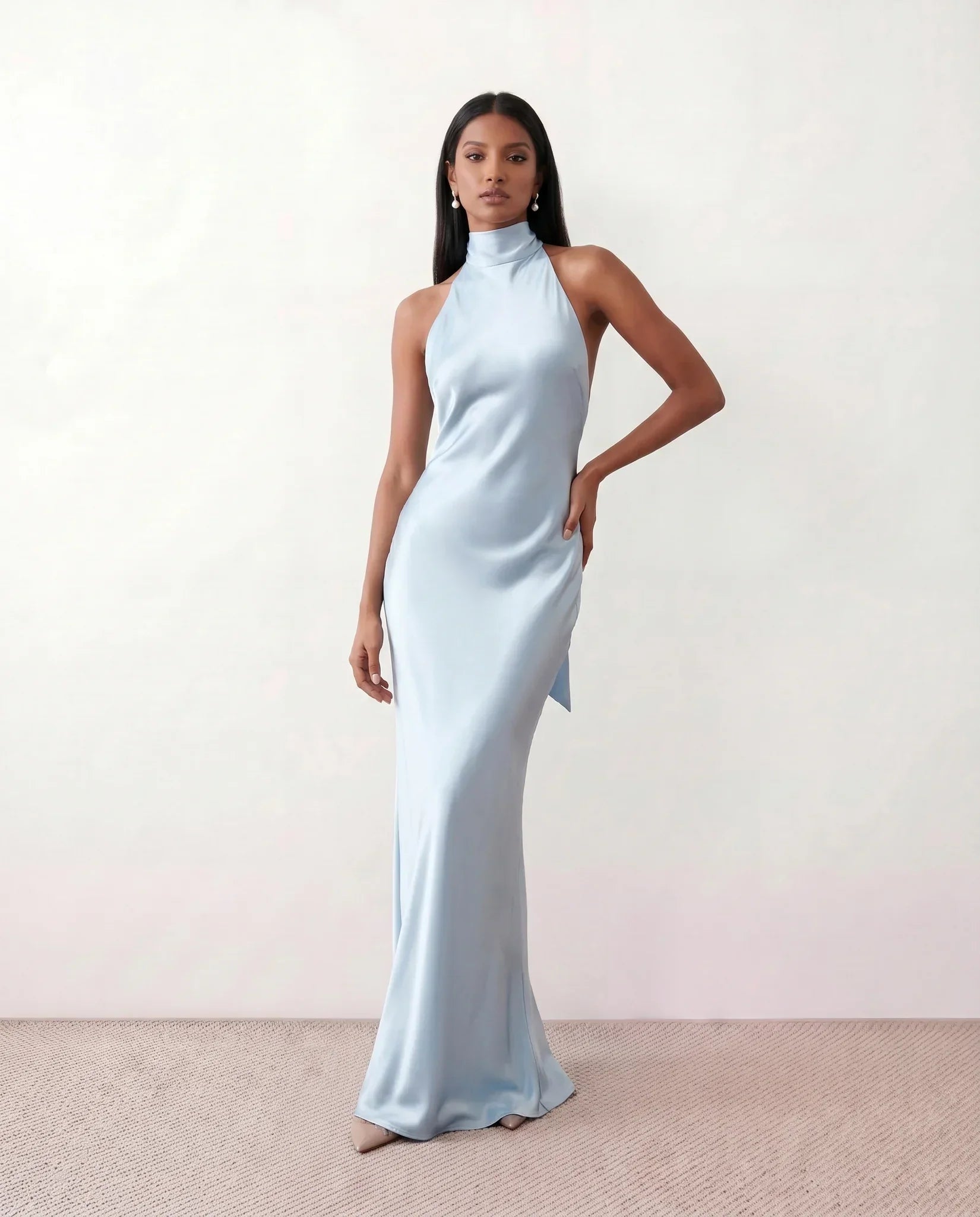 Maxi Halter Dress – Elegant Warm-Weather Style
