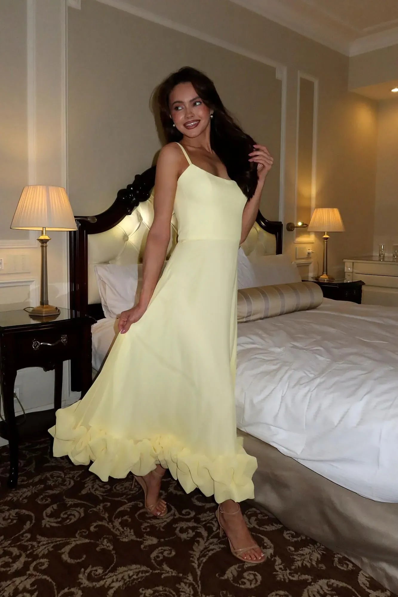 Midi Sleeveless Dress – Elegant Occasion Silhouette