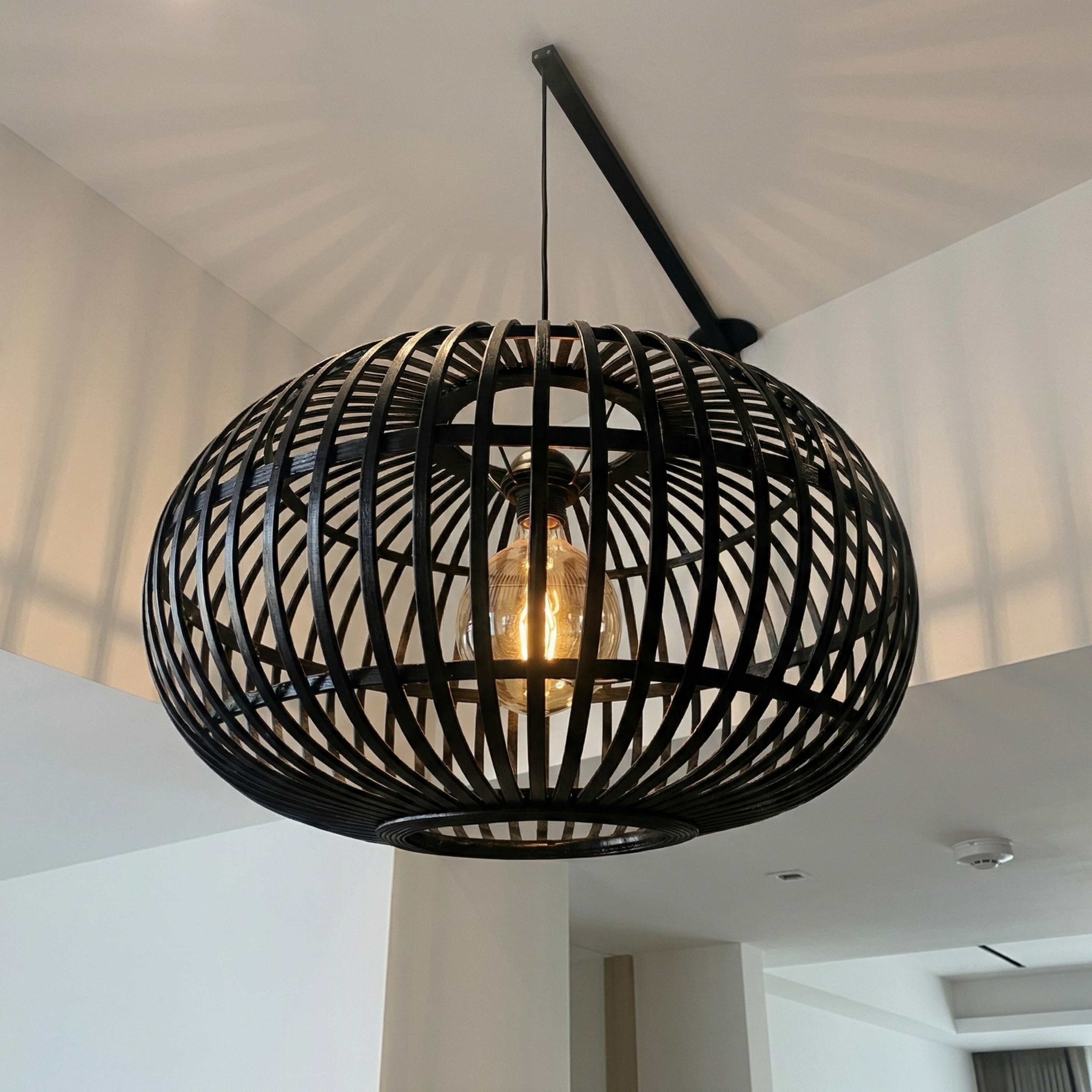 Black Open-Frame Pendant Light – Modern Hanging Ceiling Lamp