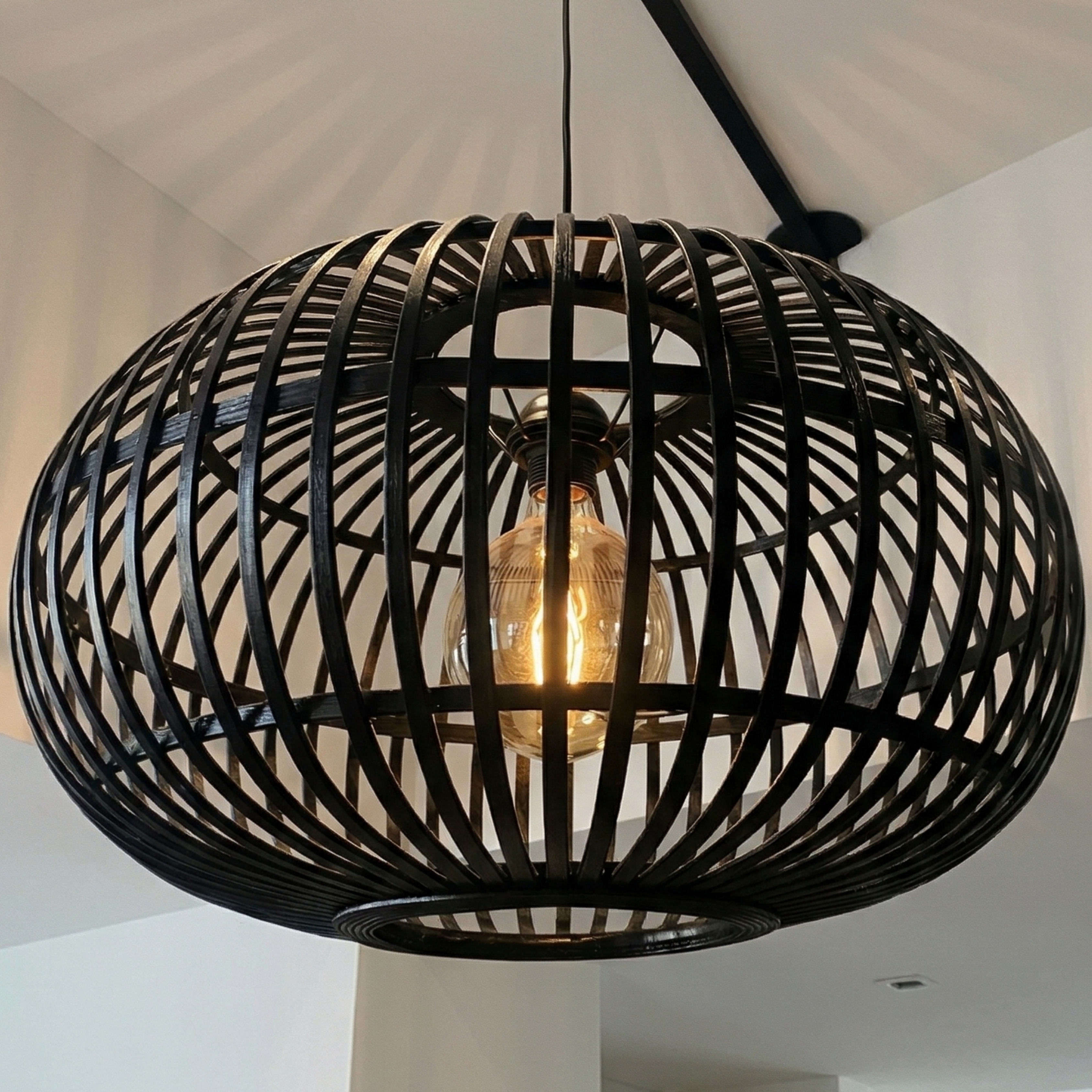 Black Open-Frame Pendant Light – Modern Hanging Ceiling Lamp
