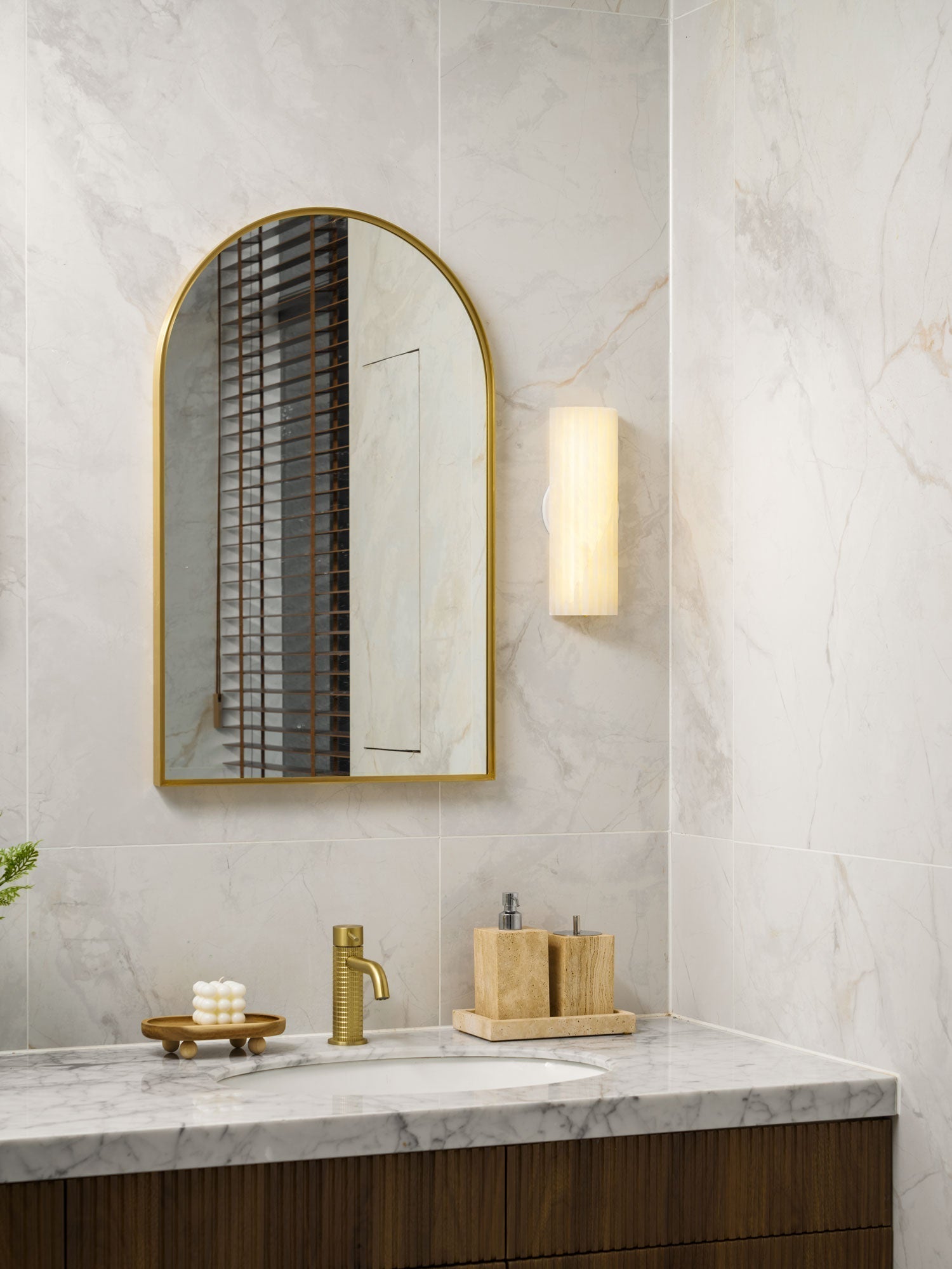 Alabaster Wall Sconce Light Fixture – Modern LED Wall Light