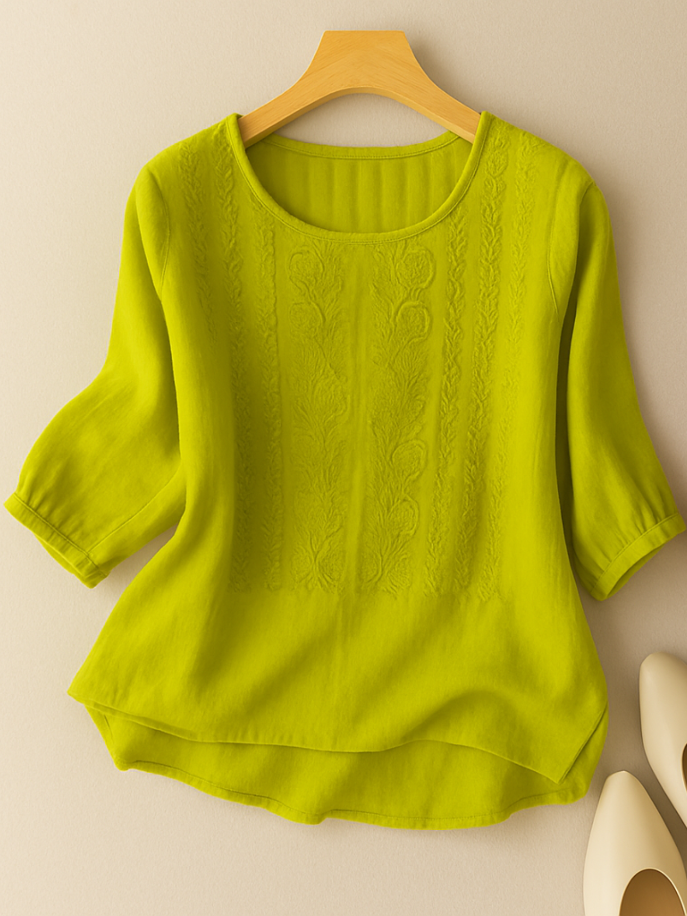Collared Blouse – Elegant Warm-Weather Look