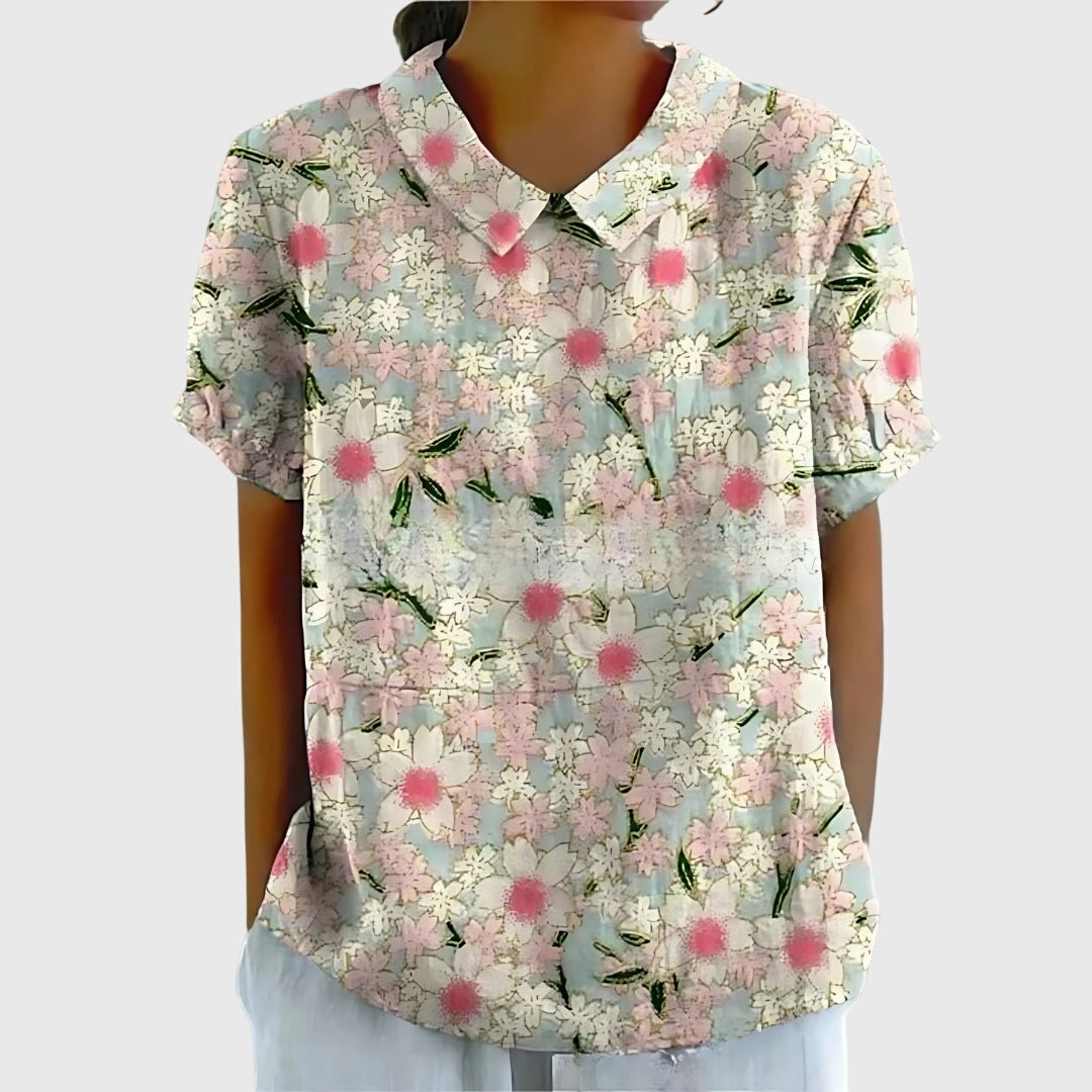 Floral Blouse – Elegant Warm-Weather Look