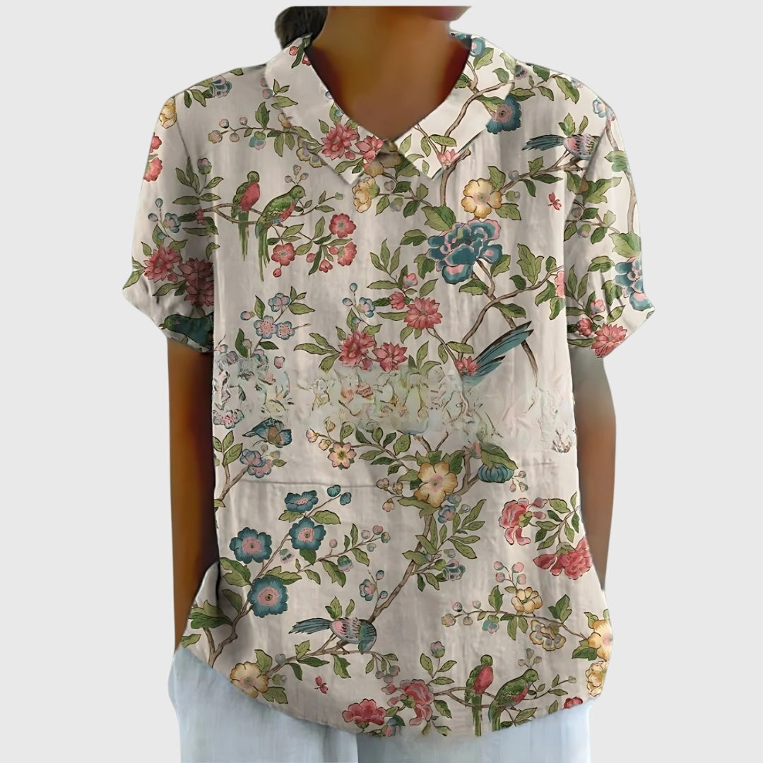 Floral Blouse – Elegant Warm-Weather Look