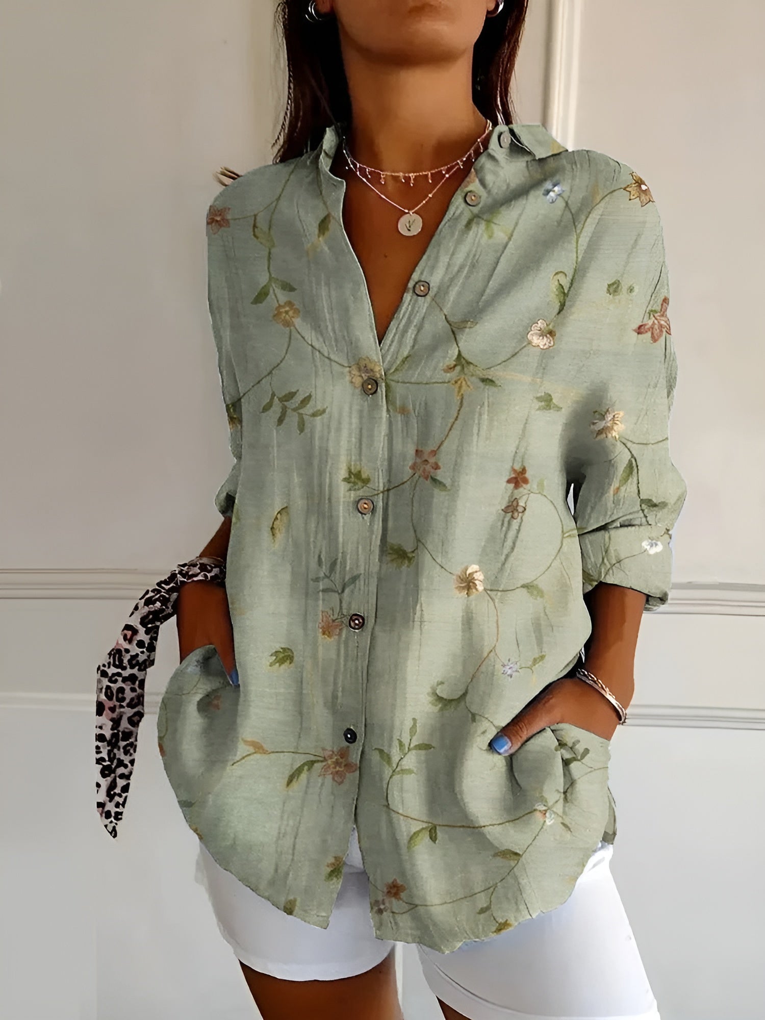Floral V-Neckline Blouse – Relaxed Daytime Look