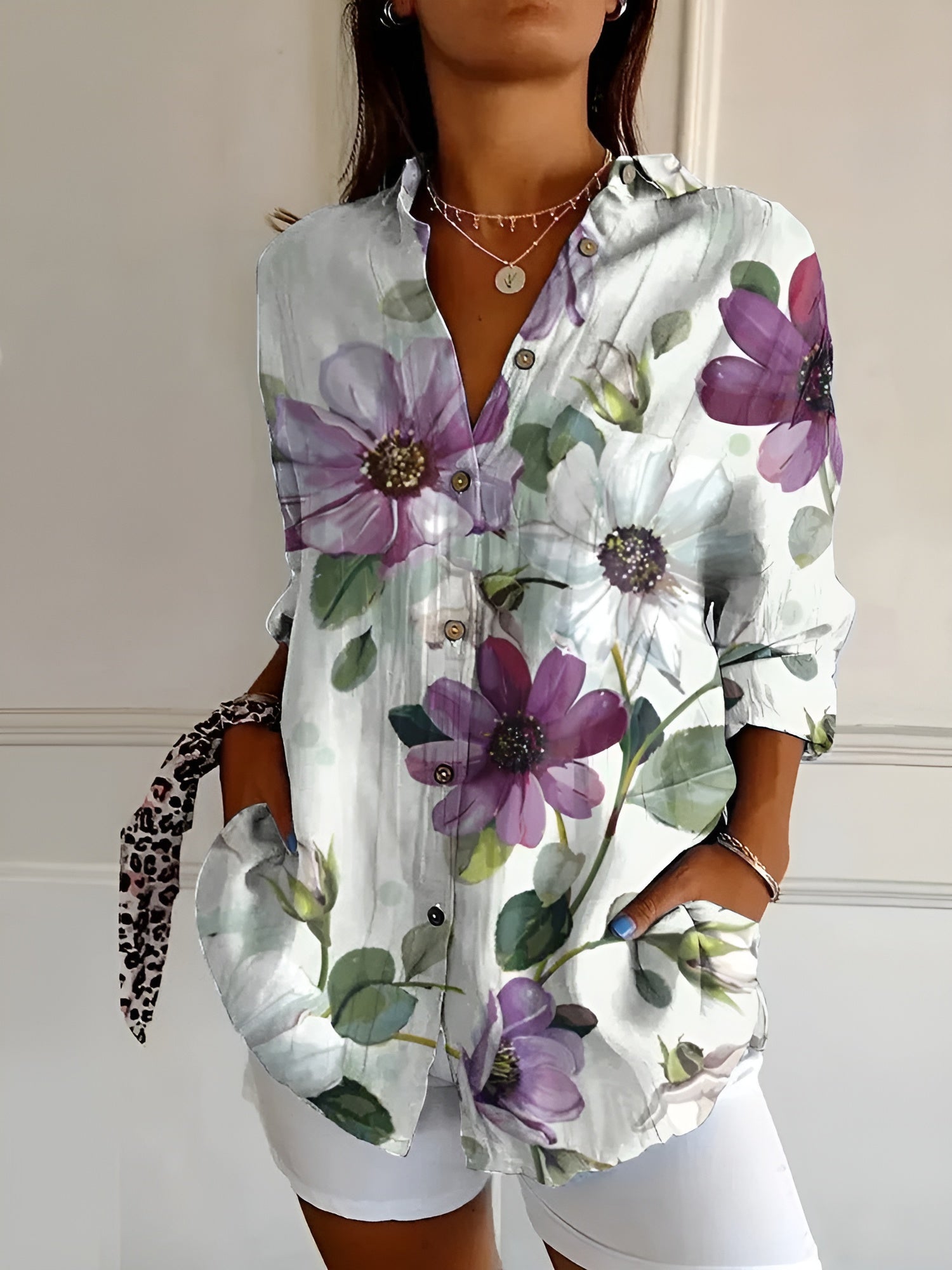 Floral V-Neckline Blouse – Relaxed Daytime Look