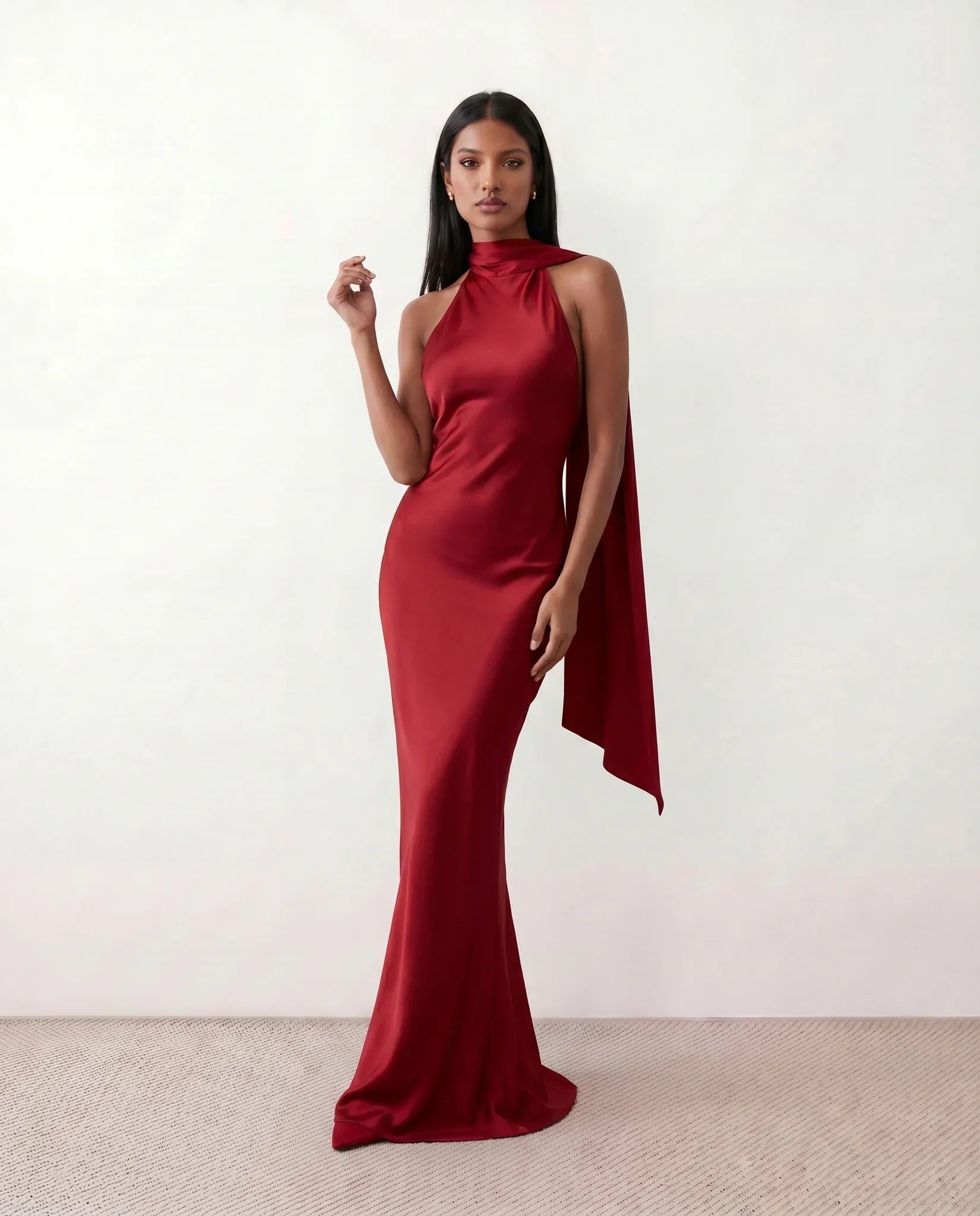 Maxi Halter Dress – Elegant Warm-Weather Style
